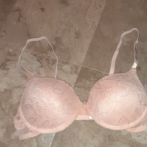 Pink lace bra - Picture 2 of 4